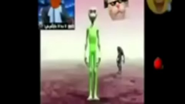 Alien alucinado de tesão fodendo o cu de toda uma nação ao som de rap árabe