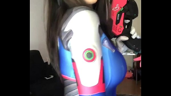 Jessica Beppler Cosplaying DVa 3