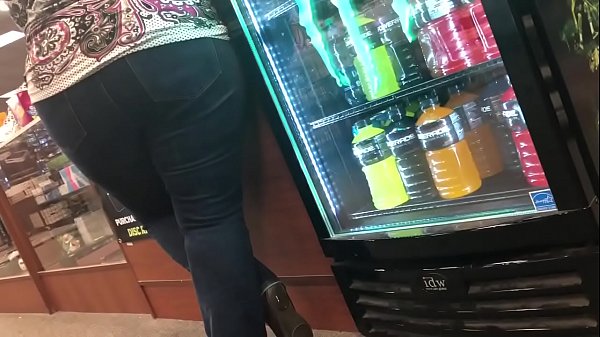 Milf PAWG in Video Game Store