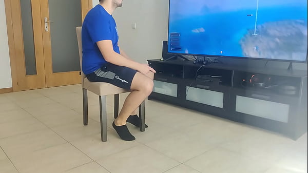milf with big ass fucked me in a chair when find out I was masturbating
