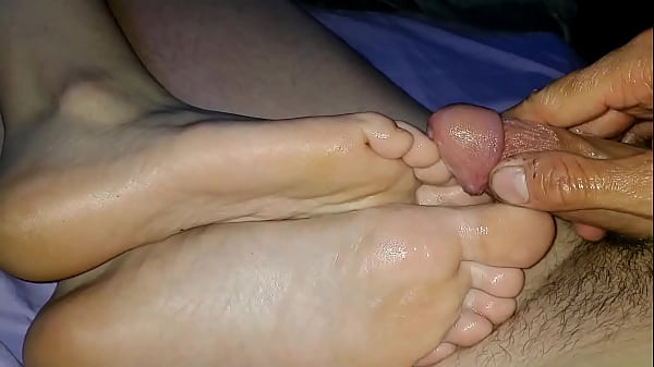 Her sleepy feet get cumshot
